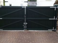 fensys-gate-pvc-plastic-low-maintenance-installation-rear-view-galvanised-hardware-dark-forest-green-colour-foiled-finish-polymer-composite-construction